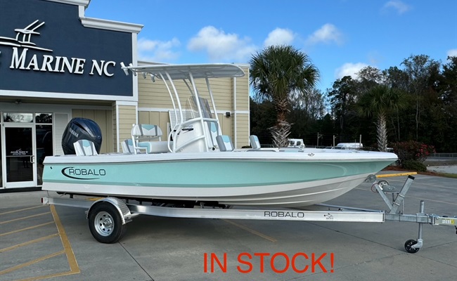 2025 Robalo 206 Cayman Seafoam/White